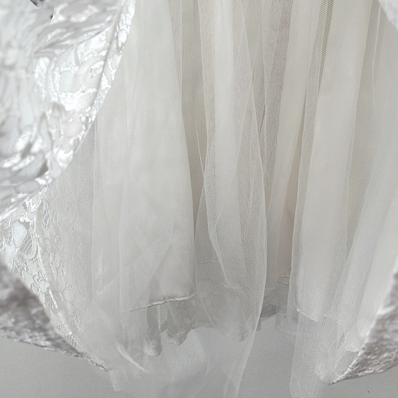 🌟Gorgeous Light Cream Flower Girl Dress (4T) - Picture 7 of 9